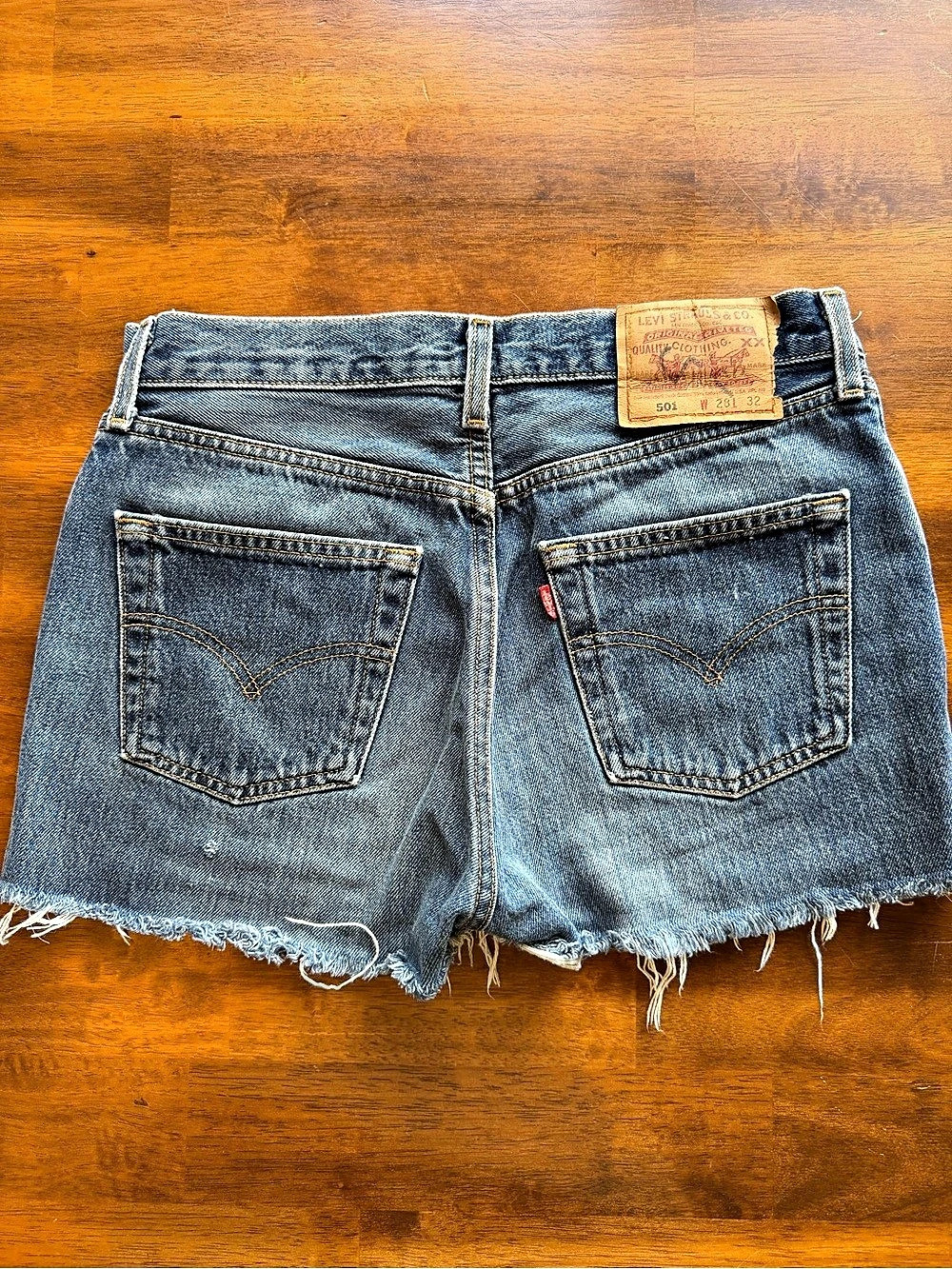 2009 Levi's 501 Distressed Denim Jean Shorts Waist 28